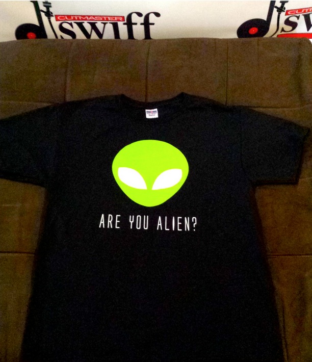 Picture of Are you an Alien T-shirt (black)